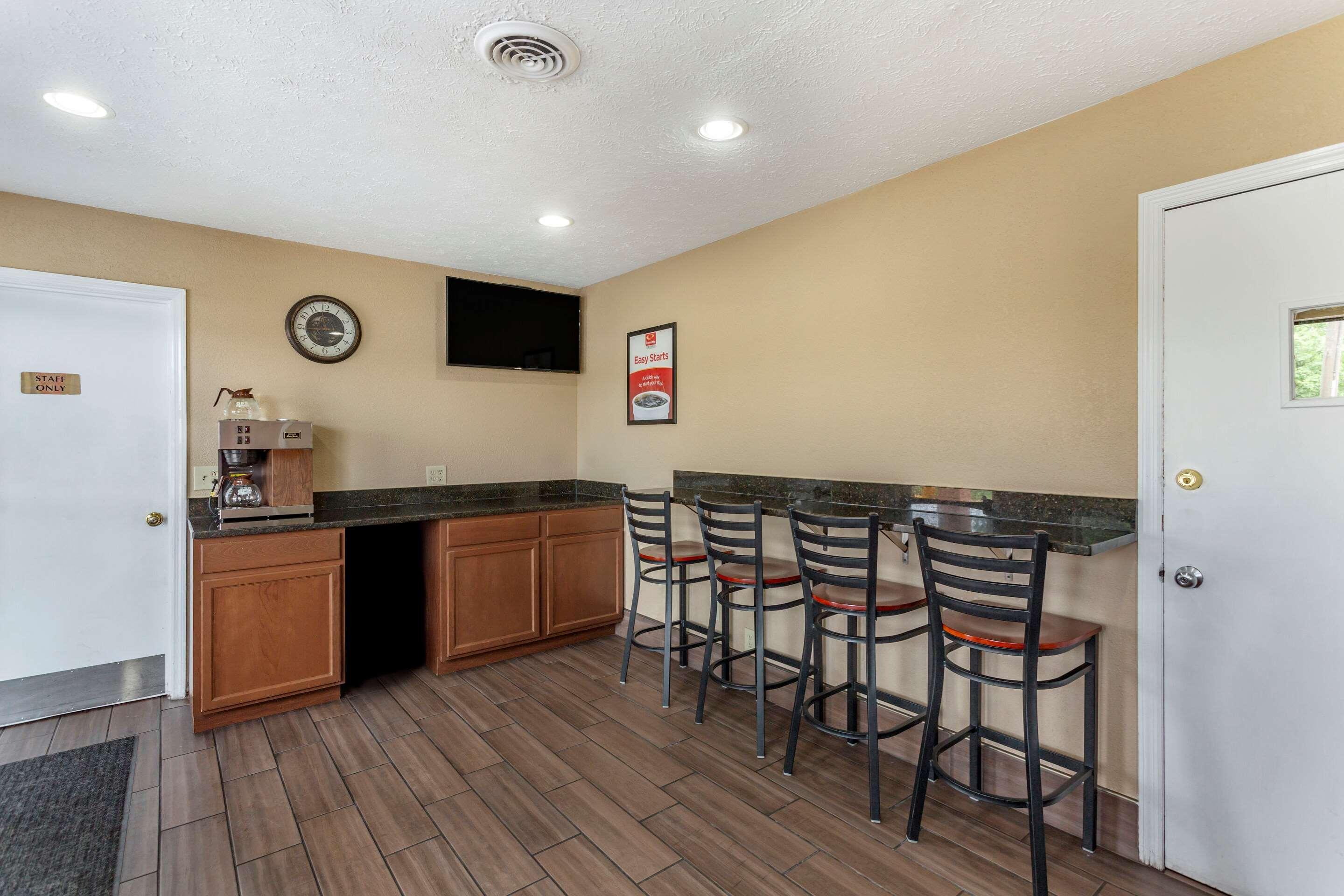 Econo North - Opryland Motel 2*