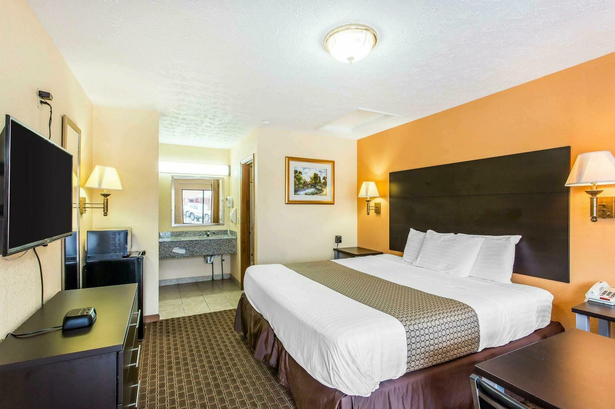 Econo North - Opryland Motel